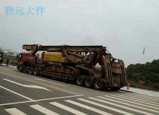 挖掘機（jī）運輸車