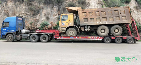 挖掘機運輸車