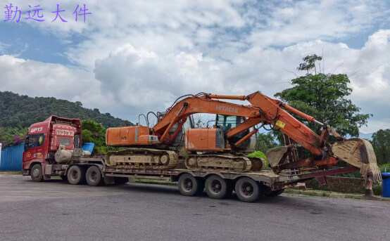 挖掘機運輸車