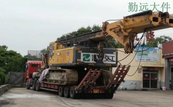 挖掘機運（yùn）輸車