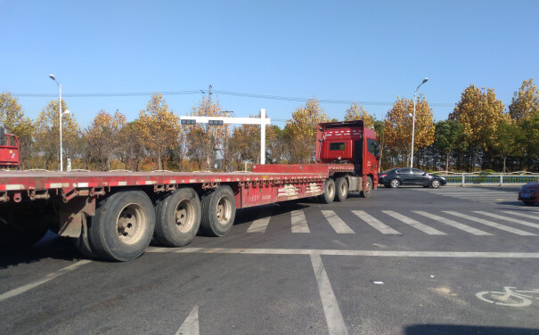 大柴旦物流公司運輸車